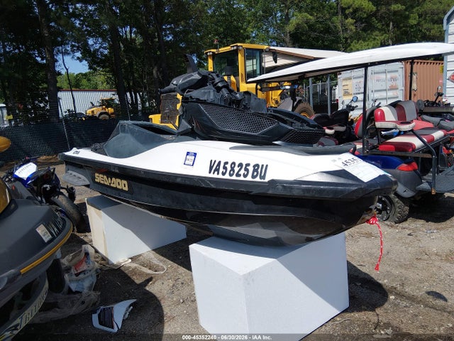 45352240 :رقم المزاد ، YDV09702D212 vin ، 2012 Seadoo Personal Watercraft مزاد بيع