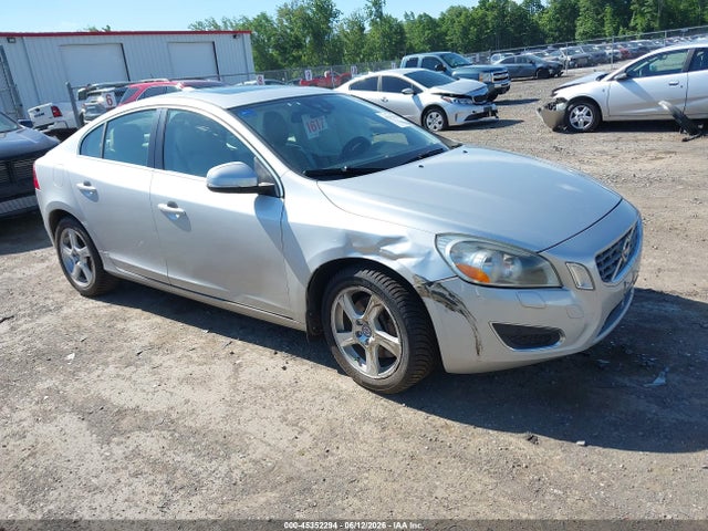 2012 Volvo S60 T5 მანქანა იყიდება აუქციონზე, vin: YV1622FS1C2114584, აუქციონის ნომერი: 45352294