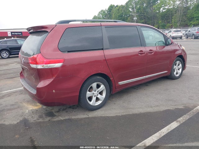 2011 Toyota Sienna Le V6 მანქანა იყიდება აუქციონზე, vin: 5TDKK3DC6BS143057, აუქციონის ნომერი: 45352315