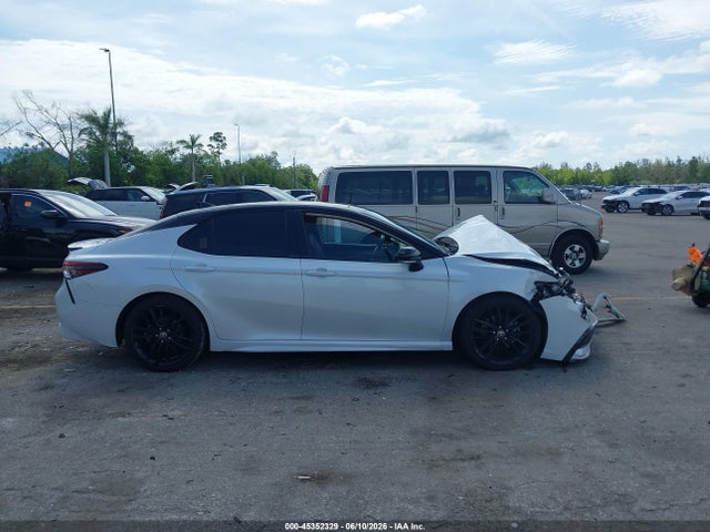 Продажа на аукционе авто 2022 Toyota Camry Xse, vin: 4T1K61AKXNU025142, номер лота: 45352329