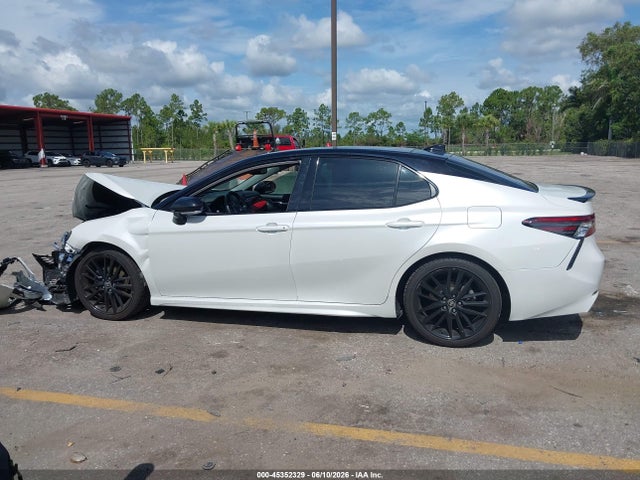 Продажа на аукционе авто 2022 Toyota Camry Xse, vin: 4T1K61AKXNU025142, номер лота: 45352329