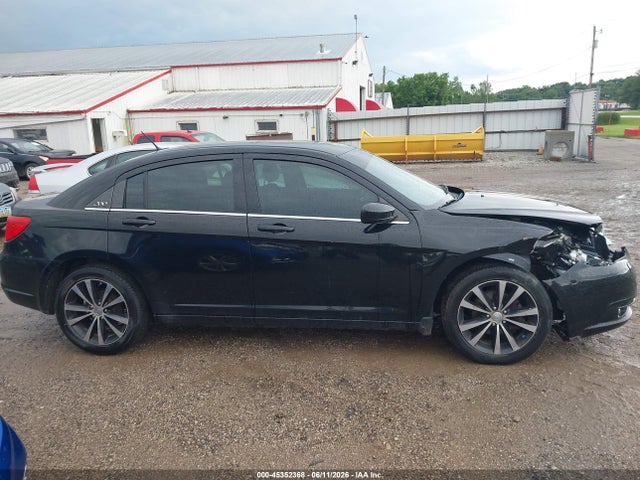 2013 Chrysler 200 Touring მანქანა იყიდება აუქციონზე, vin: 1C3CCBBB1DN699702, აუქციონის ნომერი: 45352368
