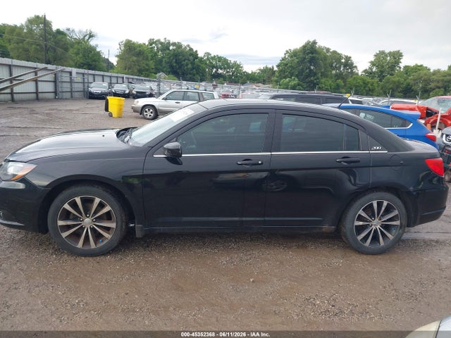 2013 Chrysler 200 Touring მანქანა იყიდება აუქციონზე, vin: 1C3CCBBB1DN699702, აუქციონის ნომერი: 45352368