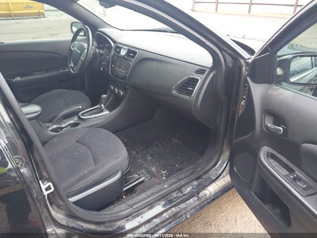 2013 Chrysler 200 Touring მანქანა იყიდება აუქციონზე, vin: 1C3CCBBB1DN699702, აუქციონის ნომერი: 45352368