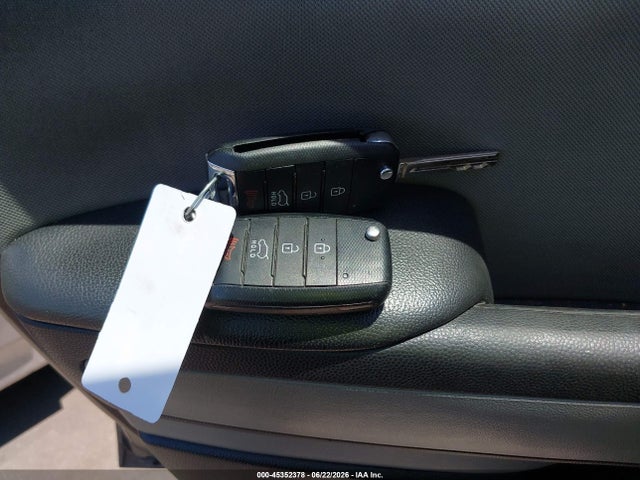 KIA Soul 2017 KNDJN2A22H7489988 Image 11