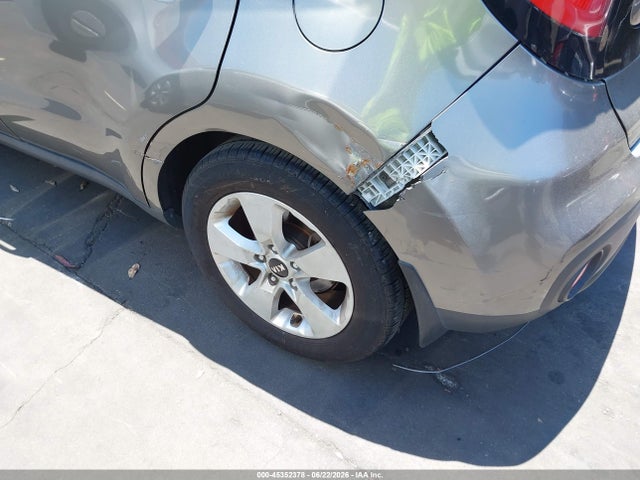 KIA Soul 2017 KNDJN2A22H7489988 Image 6