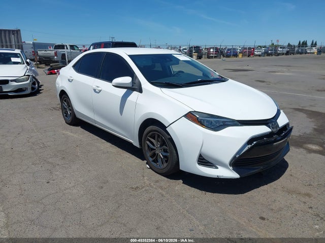 Toyota COROLLA LE 2019 5YFBURHE7KP888384 Image 1