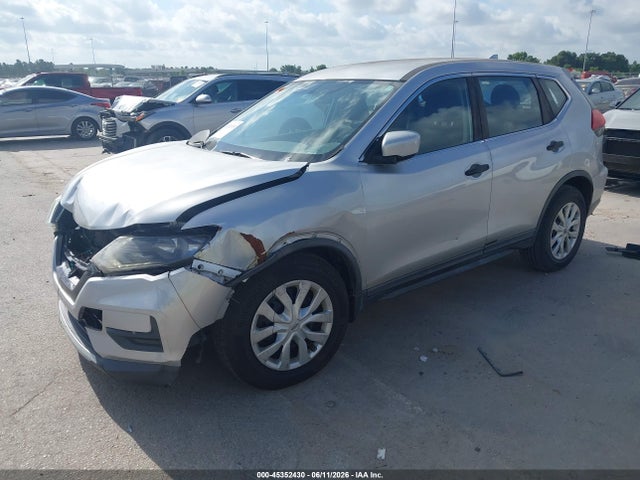 Nissan ROGUE S 2017 KNMAT2MT2HP558026 Image 2