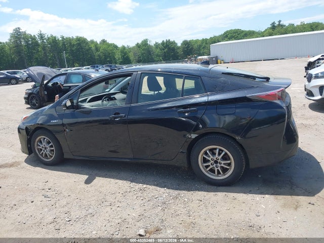 Toyota Prius Three 2016 JTDKARFU4G3522126 Image 14