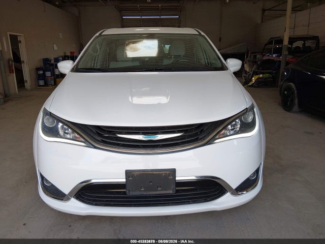 Chrysler Pacifica Hybrid Touring Plus 2017 2C4RC1H78HR797444 Image 18