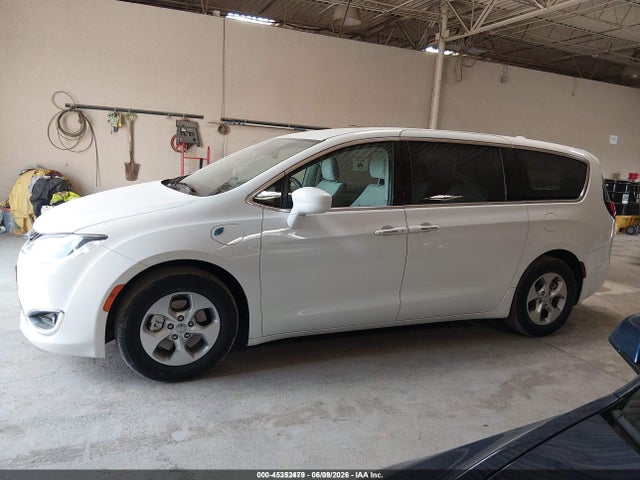Chrysler Pacifica Hybrid Touring Plus 2017 2C4RC1H78HR797444 Image 20