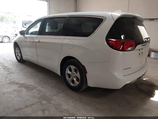 Chrysler Pacifica Hybrid Touring Plus 2017 2C4RC1H78HR797444 Image 3