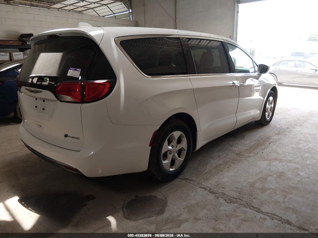 Chrysler Pacifica Hybrid Touring Plus 2017 2C4RC1H78HR797444 Image 4