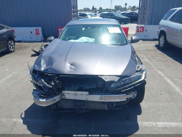 Honda Accord Touring 2018 1HGCV1F97JA016817 Image 13