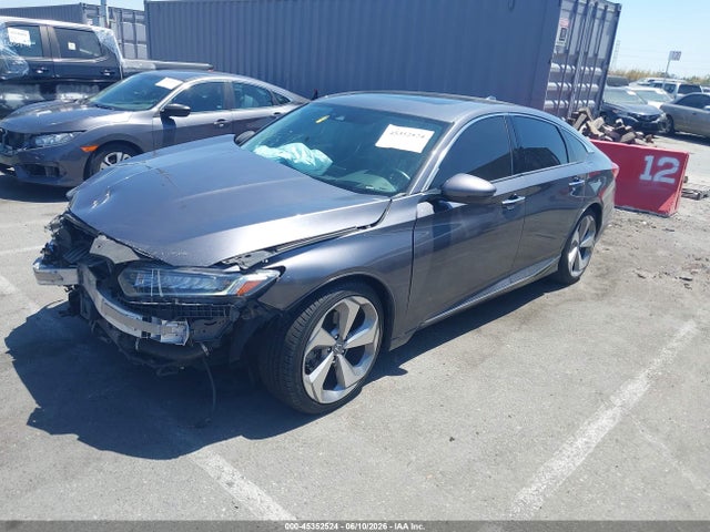 Honda Accord Touring 2018 1HGCV1F97JA016817 Image 2