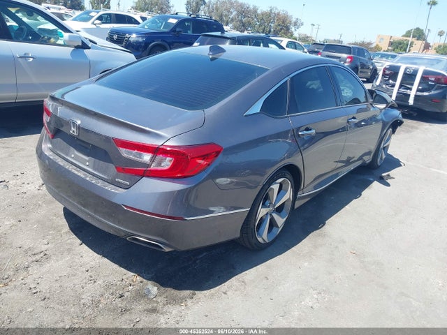 Honda Accord Touring 2018 1HGCV1F97JA016817 Image 4