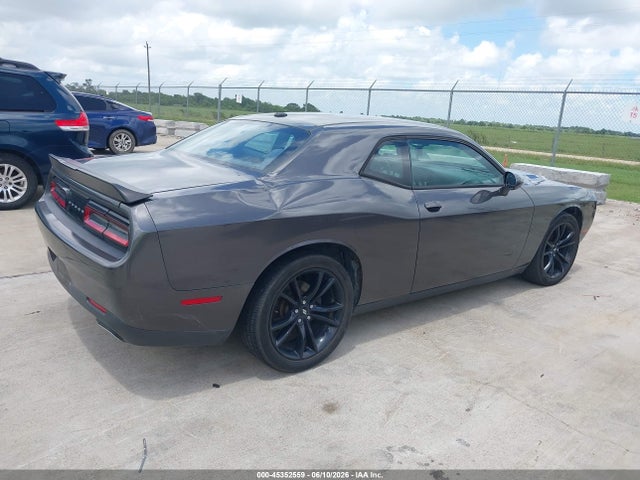 Dodge Challenger Sxt 2018 2C3CDZAG4JH204657 Image 4