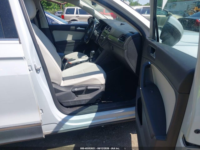2018 Volkswagen Tiguan 2.0t Se/2.0t Sel მანქანა იყიდება აუქციონზე, vin: 3VV2B7AX5JM036676, აუქციონის ნომერი: 45352621