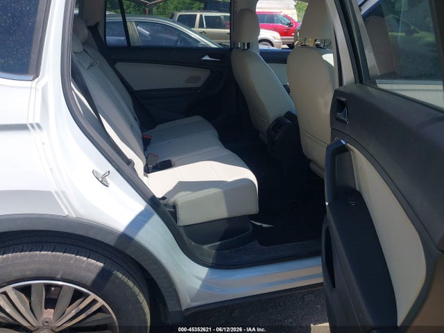 2018 Volkswagen Tiguan 2.0t Se/2.0t Sel მანქანა იყიდება აუქციონზე, vin: 3VV2B7AX5JM036676, აუქციონის ნომერი: 45352621