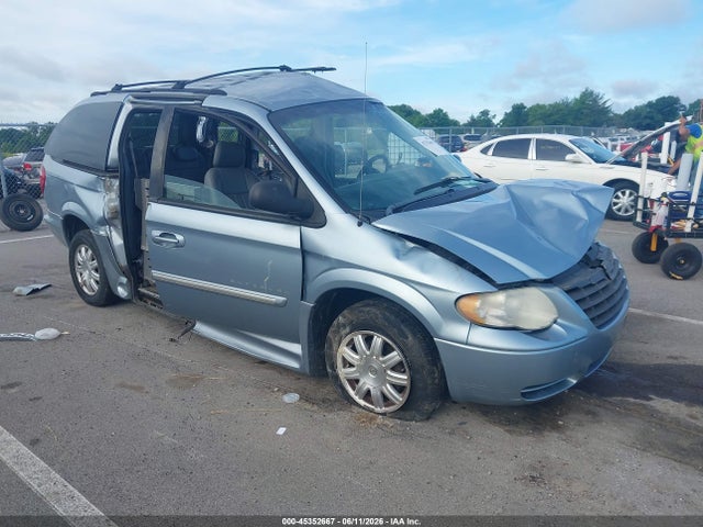 Auction sale of the 2005 Chrysler Town & Country Touring, vin: 2C4GP54L75R425479, lot number: 45352667