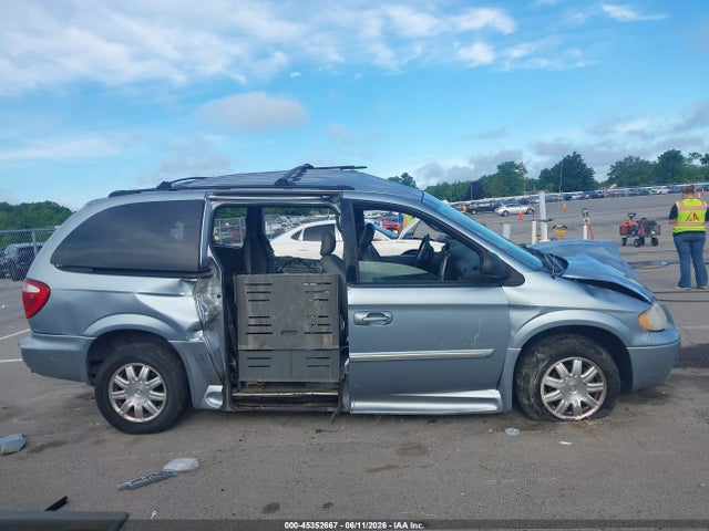 45352667 :رقم المزاد ، 2C4GP54L75R425479 vin ، 2005 Chrysler Town & Country Touring مزاد بيع