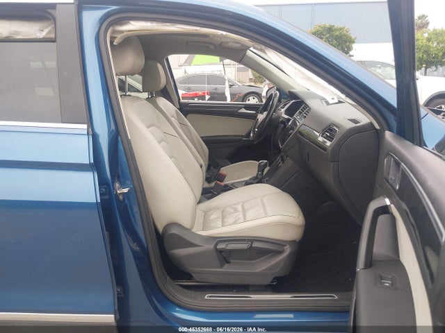 2018 Volkswagen Tiguan 2.0t Sel Premium მანქანა იყიდება აუქციონზე, vin: 3VV5B7AXXJM002794, აუქციონის ნომერი: 45352668