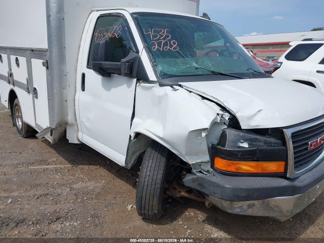 45352728 :رقم المزاد ، 1GD37RCG8H1196096 vin ، 2017 Gmc Savana Cutaway Work Van مزاد بيع