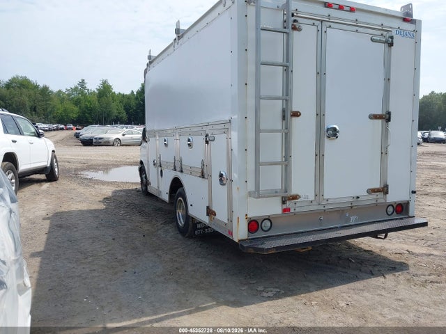 45352728 :رقم المزاد ، 1GD37RCG8H1196096 vin ، 2017 Gmc Savana Cutaway Work Van مزاد بيع