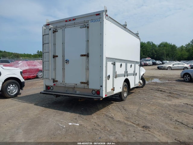 45352728 :رقم المزاد ، 1GD37RCG8H1196096 vin ، 2017 Gmc Savana Cutaway Work Van مزاد بيع