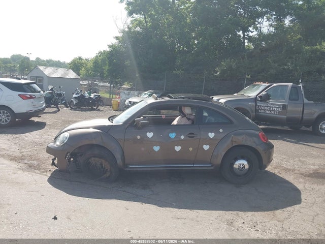 Продаж на аукціоні авто 2013 Volkswagen Beetle 2.5l, vin: 3VWJP7AT3DM675830, номер лоту: 45352802