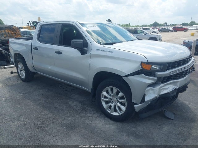 Продаж на аукціоні авто 2021 Chevrolet Silverado 1500 4wd  Short Bed Custom, vin: 3GCPYBEK7MG239415, номер лоту: 45352824