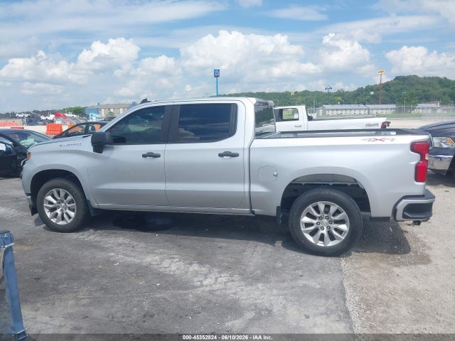 Продаж на аукціоні авто 2021 Chevrolet Silverado 1500 4wd  Short Bed Custom, vin: 3GCPYBEK7MG239415, номер лоту: 45352824