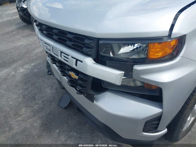 Продаж на аукціоні авто 2021 Chevrolet Silverado 1500 4wd  Short Bed Custom, vin: 3GCPYBEK7MG239415, номер лоту: 45352824