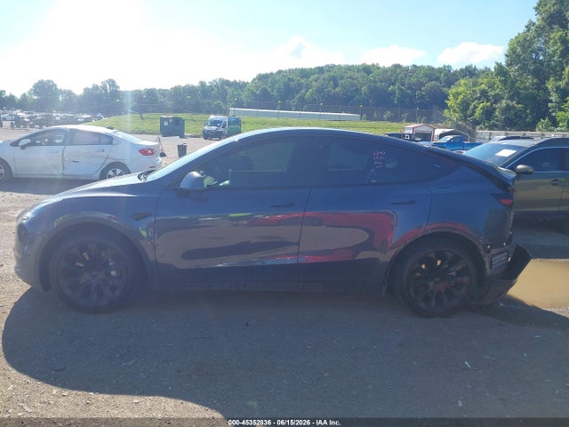 Продаж на аукціоні авто 2023 Tesla Model Y Awd/long Range Dual Motor All-wheel Drive, vin: 7SAYGDEE6PA050584, номер лоту: 45352836