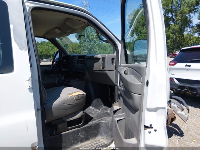 45352885 :رقم المزاد ، 1GCGG25V871131143 vin ، 2007 Chevrolet Express Work Van مزاد بيع