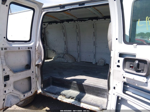 45352885 :رقم المزاد ، 1GCGG25V871131143 vin ، 2007 Chevrolet Express Work Van مزاد بيع