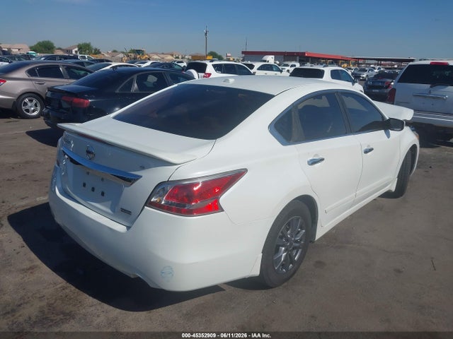 Nissan Altima 2.5 S 2015 1N4AL3AP0FN916204 Image 4