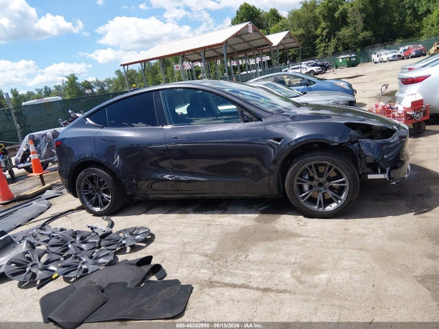 2024 Tesla Model Y Long Range Single Motor Rear-wheel Drive/rwd მანქანა იყიდება აუქციონზე, vin: 7SAYGDED2RF096457, აუქციონის ნომერი: 45352998