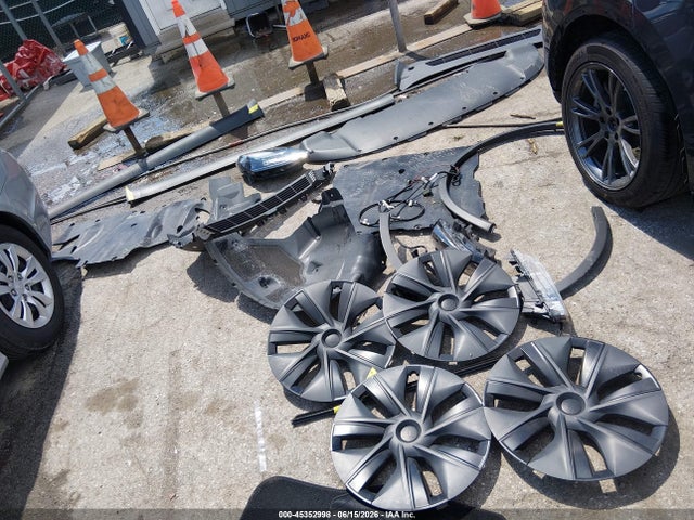 45352998 :رقم المزاد ، 7SAYGDED2RF096457 vin ، 2024 Tesla Model Y Long Range Single Motor Rear-wheel Drive/rwd مزاد بيع