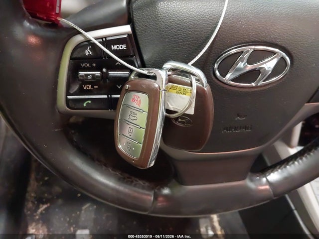 Продажа на аукционе авто 2018 Hyundai Elantra Limited, vin: 5NPD84LF6JH285132, номер лота: 45353019