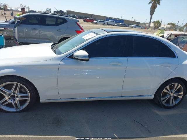 Aukcja sprzedaży 2015 Mercedes-benz C 300 4matic, vin: 55SWF4KB5FU036466, numer aukcji: 45353058