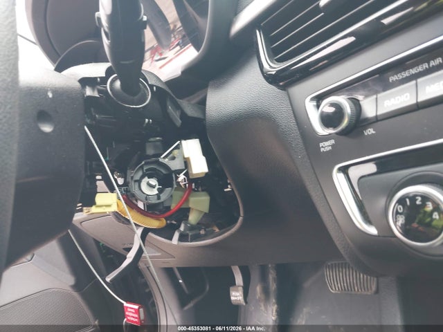 KIA Optima Lx 2018 KNAGT4L33J5232323 Image 17