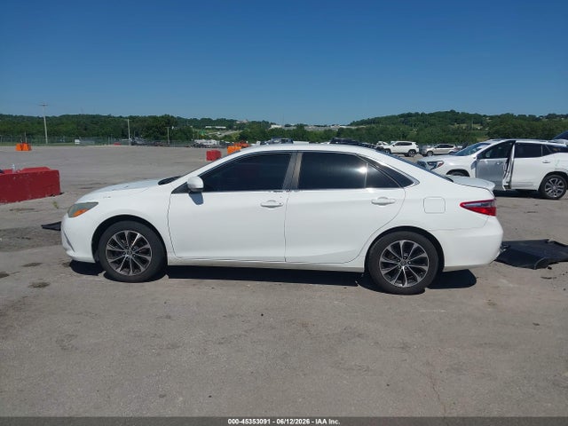 Aukcja sprzedaży 2015 Toyota Camry Le, vin: 4T4BF1FK4FR453711, numer aukcji: 45353091