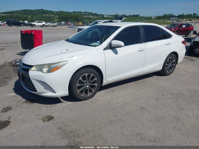 Aukcja sprzedaży 2015 Toyota Camry Le, vin: 4T4BF1FK4FR453711, numer aukcji: 45353091