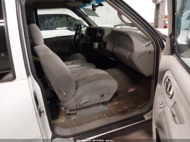 Продажа на аукционе авто 1998 Chevrolet C/k 1500 Fleetside, vin: 2GCEK19R1W1102329, номер лота: 45353216