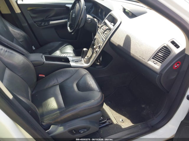 45353275 :رقم المزاد ، YV4992DZ8A2032800 vin ، 2010 Volvo Xc60 T6/t6 R-design مزاد بيع