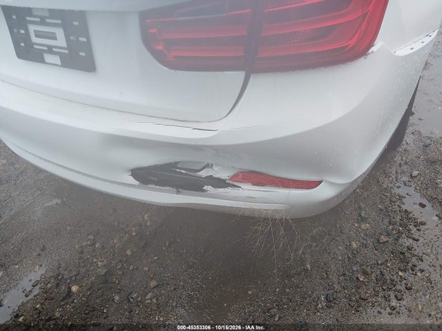 BMW 320i Xdrive 2014 WBA3C3G51ENR25904 Image 17