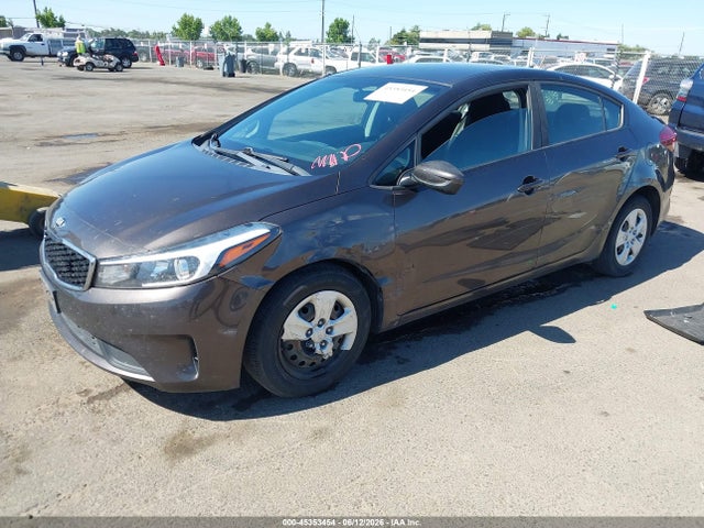 KIA FORTE LX 2017 3KPFK4A70HE006147 Image 2