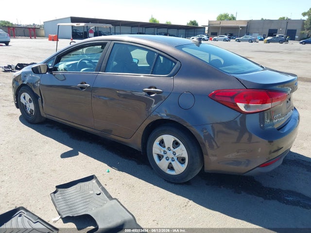 KIA FORTE LX 2017 3KPFK4A70HE006147 Image 3