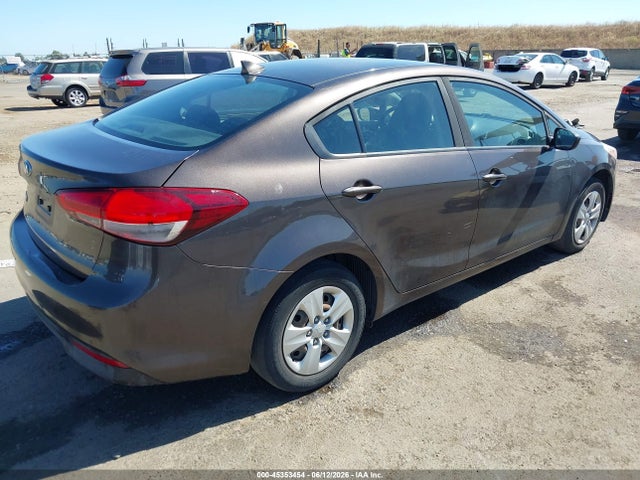 KIA FORTE LX 2017 3KPFK4A70HE006147 Image 4